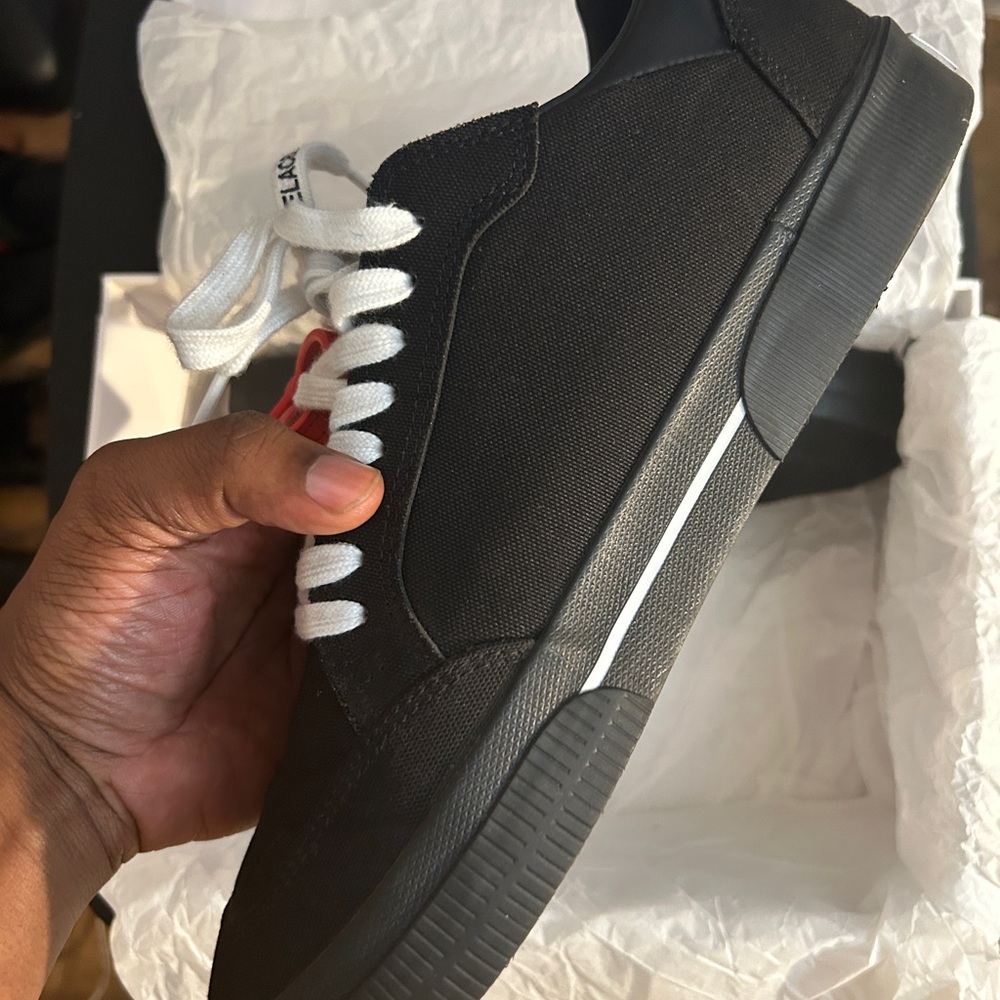 Off-White - Picture 4 of 9